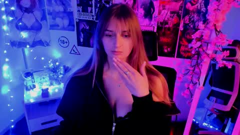 Karla online show from November 13, 1:43 pm