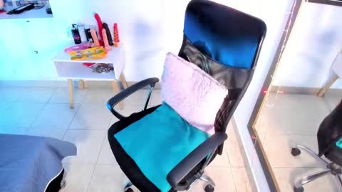 Karla Gonzaless online show from January 15, 6:22 pm