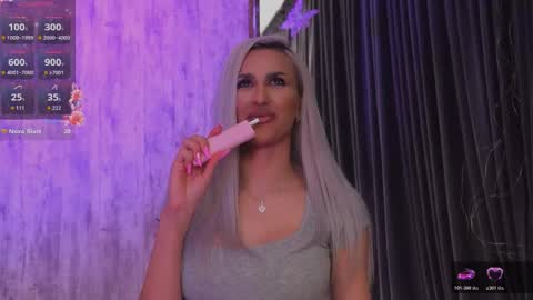 Snapshot of karlabart chatting on February 6, 8:45 pm KarlaBart online show from February 6, 8:45 pm