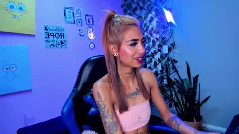karlaslutskinny__ online show from December 20, 9:22 pm