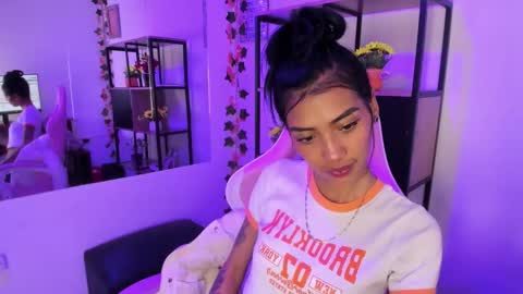 karlaslutskinny__ online show from February 3, 9:09 pm