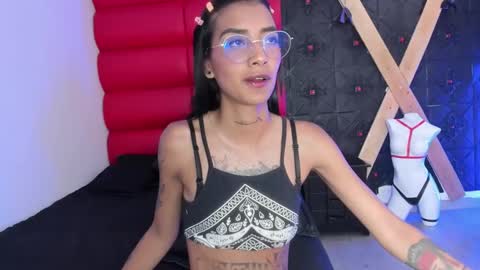 karlaslutskinny__ online show from March 12, 9:10 pm