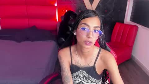 karlaslutskinny__ online show from May 19, 9:21 pm