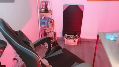 karlavittar online show from February 17, 10:03 pm