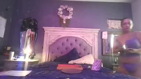karleeannhim online show from July 24, 4:32 am