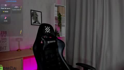 Snapshot of karlenegriess chatting on March 1, 12:01 am karlenegriess online show from March 1, 12:01 am