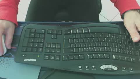 Snapshot of karll122 chatting on February 26, 8:57 am karll122 online show from February 26, 8:57 am