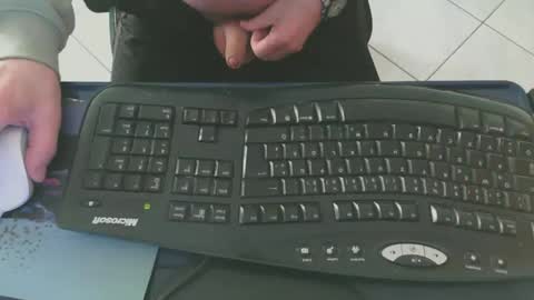 Snapshot of karll122 chatting on February 27, 9:09 am karll122 online show from February 27, 9:09 am