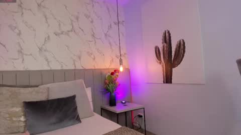 karlla_brown online show from March 19, 1:37 pm