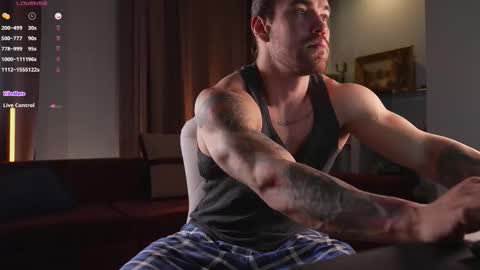 Snapshot of karlos_murphy chatting on February 10, 6:01 pm Karlos and Louis online show from February 10, 6:01 pm