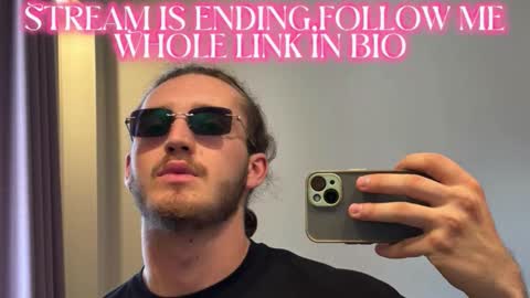 Snapshot of karlos_murphy chatting on March 2, 4:03 am Karlos and Louis online show from March 2, 4:03 am