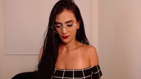 Snapshot of karlota_hank chatting on March 1, 1:11 am Karlis online show from March 1, 1:11 am