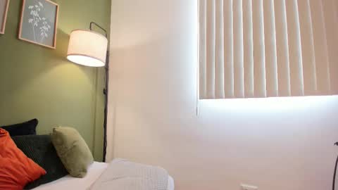 Snapshot of karlye_5 chatting on October 17, 1:46 pm Karlye online show from October 17, 1:46 pm