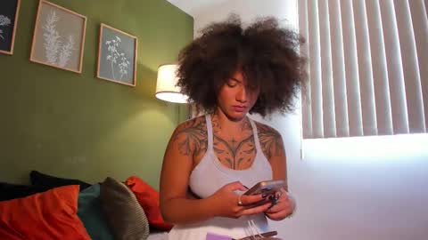 Snapshot of karlye_5 chatting on November 12, 5:13 pm Karlye online show from November 12, 5:13 pm