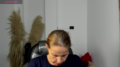 KARLYE online show from April 1, 2:12 am