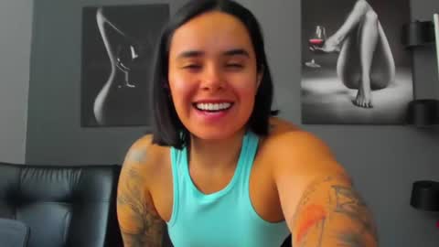 Snapshot of karlyjons_ chatting on June 20, 5:16 pm online show from June 20, 5:16 pm