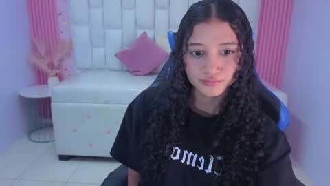 karol1_s online show from May 21, 10:28 pm