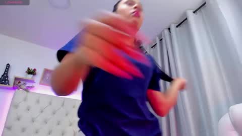 Snapshot of karol_bustamante chatting on September 26, 8:57 pm Karol online show from September 26, 8:57 pm