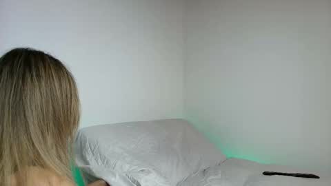 Snapshot of karol_goode chatting on November 14, 9:02 pm karol_goode online show from November 14, 9:02 pm