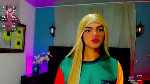 Snapshot of karol_vanessa__ chatting on June 9, 11:33 am karol Vanessa online show from June 9, 11:33 am