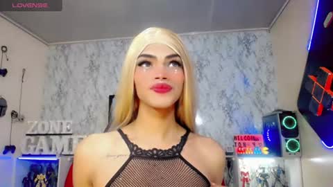 Snapshot of karol_vanessa__ chatting on June 16, 11:35 am karol Vanessa online show from June 16, 11:35 am
