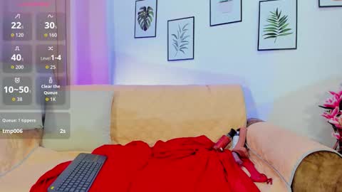 Snapshot of karol_w10 chatting on October 18, 12:17 pm karol_w10 online show from October 18, 12:17 pm