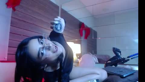karol_yesenia online show from October 16, 7:04 pm