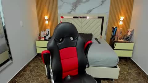 Karol and Luna online show from October 27, 7:51 pm