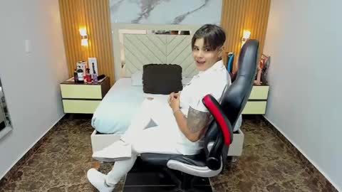 Karol and Luna online show from October 30, 7:47 pm