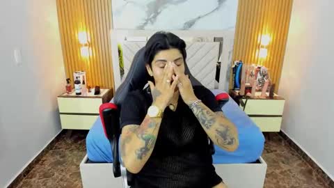 Karol and Luna online show from December 15, 7:51 pm