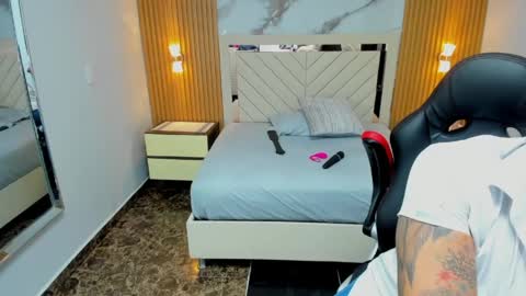 Karol and Luna online show from April 7, 7:36 pm