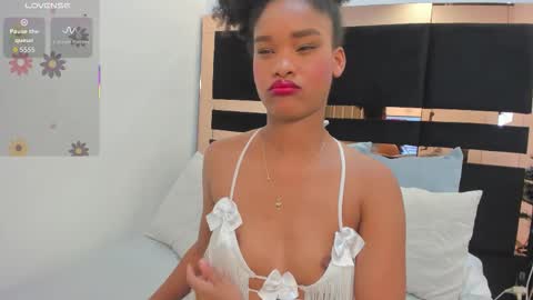 Snapshot of karolebonyy chatting on November 29, 5:54 am Karol online show from November 29, 5:54 am