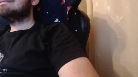 Snapshot of karolhorny96 chatting on December 25, 4:32 pm Karol online show from December 25, 4:32 pm