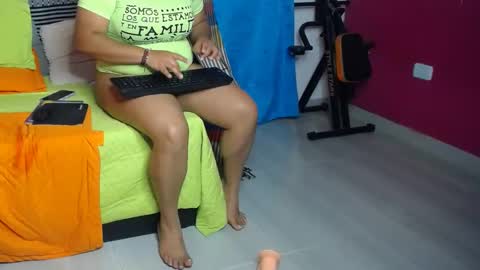 Snapshot of karolhot916 chatting on February 9, 4:14 am karol online show from February 9, 4:14 am