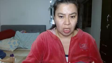 Snapshot of karolhot_x chatting on January 6, 4:26 am karol online show from January 6, 4:26 am