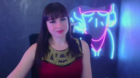 Snapshot of karolina_mia chatting on December 2, 6:20 am Caroline online show from December 2, 6:20 am