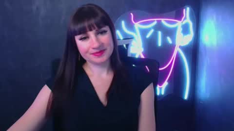 Snapshot of karolina_mia chatting on December 3, 9:44 am Caroline online show from December 3, 9:44 am