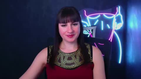 Snapshot of karolina_mia chatting on December 10, 4:27 pm Caroline online show from December 10, 4:27 pm