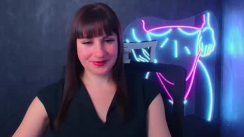 Snapshot of karolina_mia chatting on December 13, 11:17 pm Caroline online show from December 13, 11:17 pm