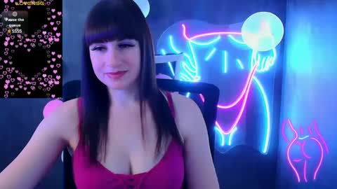 Snapshot of karolina_mia chatting on March 10, 6:27 am Caroline online show from March 10, 6:27 am