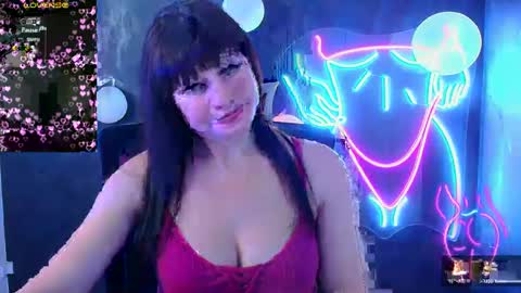 Snapshot of karolina_mia chatting on March 10, 10:15 am Caroline online show from March 10, 10:15 am