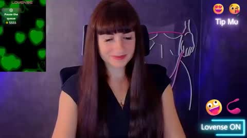 Snapshot of karolina_mia chatting on September 26, 5:44 am Caroline online show from September 26, 5:44 am