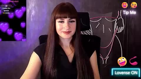 Snapshot of karolina_mia chatting on October 4, 8:34 am Caroline online show from October 4, 8:34 am