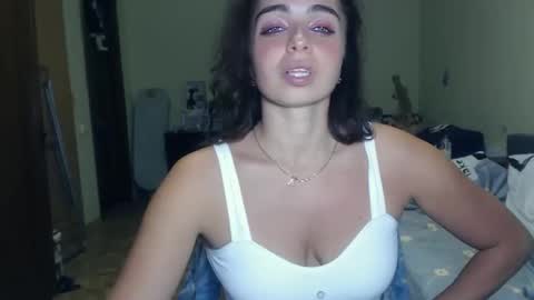 Mila online show from December 3, 8:28 pm