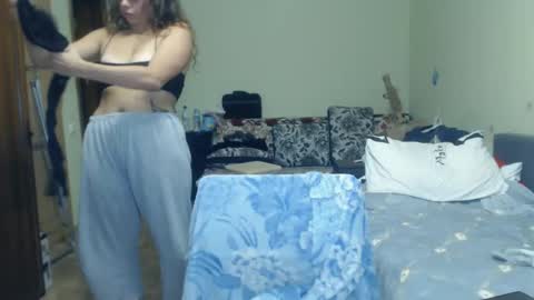 Mila online show from December 5, 10:01 pm