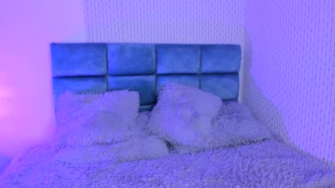 Snapshot of karoline_jones_ chatting on December 23, 9:18 pm Karoline online show from December 23, 9:18 pm