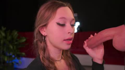 Caroline online show from April 2, 12:30 am