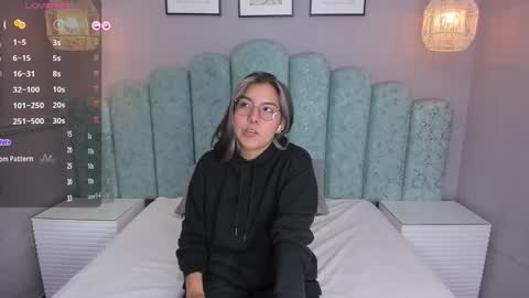 Snapshot of karoll_santos chatting on December 19, 12:34 pm Karol Santos online show from December 19, 12:34 pm