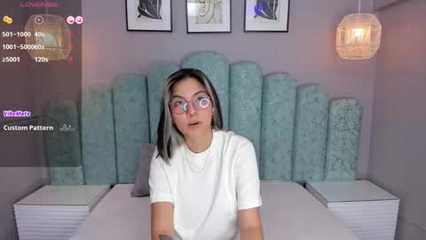 Snapshot of karoll_santos chatting on February 20, 4:18 am Karol Santos online show from February 20, 4:18 am