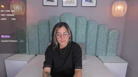 Snapshot of karoll_santos chatting on March 1, 2:04 am Karol Santos online show from March 1, 2:04 am